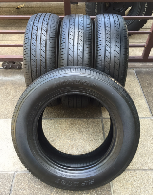 ยาง Dunlop 215 65 16 กลางปี15 ดอกเยอะ ไม่มีปะ ราคาไม่แพง