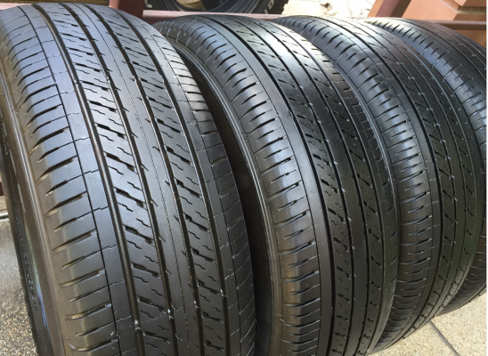 ยาง Dunlop 215 65 16 กลางปี15 ดอกเยอะ ไม่มีปะ ราคาไม่แพง