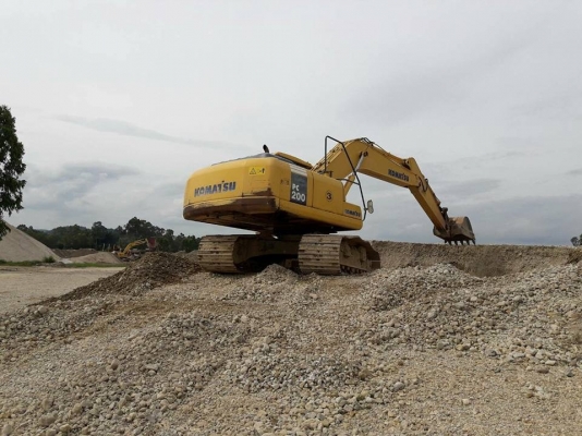 ขายรถแบ็คโฮ Komatsu pc 200-7 เครื่องเดิม ปั๊มเดิม ไมล์ชั่วโมล8,xxx เอกสารชุดจดทะเบียน มี 3 คัน