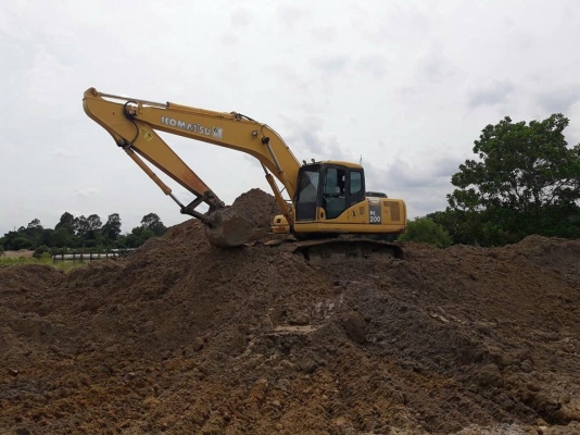 ขายรถแบ็คโฮ Komatsu pc 200-7 เครื่องเดิม ปั๊มเดิม ไมล์ชั่วโมล8,xxx เอกสารชุดจดทะเบียน มี 3 คัน