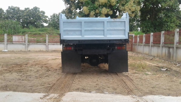 รถดั้มพ์