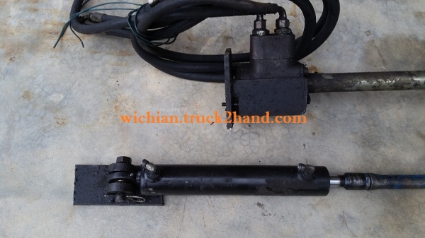 ขายแล้วครับ ชุดพวงมาลัยเพาเวอร์ใส่รถไถฟอร์ด แบบมอเตอร์กระบอกไฮดรอลิคเลี้ยว เก่านอกครบชุดเอาไปติดตั้งได้เลย