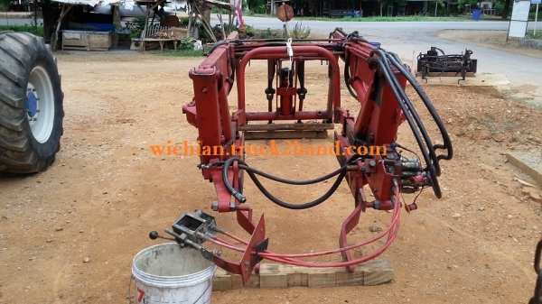 ขายแล้วขอบคุณพี่สรวุฒิ โพธารามครับ ชุดตักหน้ารถไถฟอร์ด &ldquo; ยี่ห้อQUICKE 4560 ของสวีเดน ตรงรุ่นFORD5000-7610