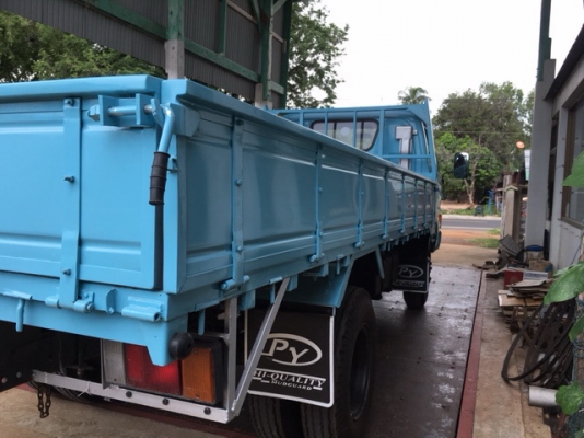 ขายรถบรรทุก 6 ล้อ ISUZU KS 110 สภาพดี พร้อมใช้งาน ขายรถบรรทุก 6 ล้อ ISUZU KS 110 สภาพดี พร้อมใช้งาน