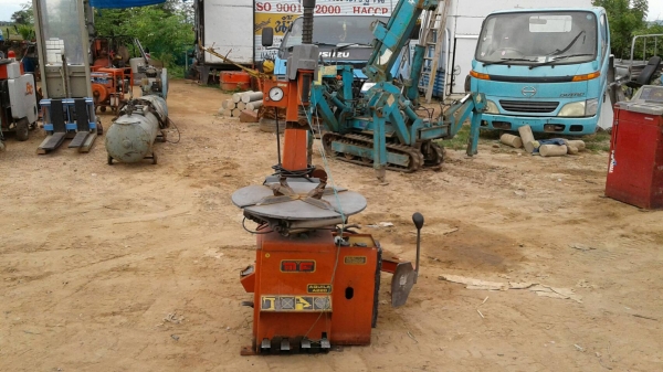 มาอีกตัวครับ เครื่องถอด เปลี่ยนยาง MONDOLFO A220 เก่านอก ราคาถูกๆครับ