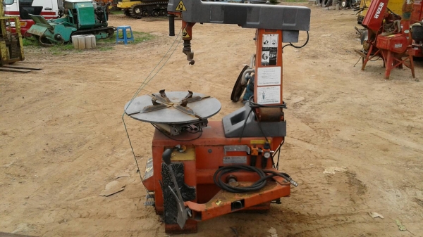 มาอีกตัวครับ เครื่องถอด เปลี่ยนยาง MONDOLFO A220 เก่านอก ราคาถูกๆครับ มาอีกตัวครับ เครื่องถอด เปลี่ยนยาง MONDOLFO A220 เก่านอก ราคาถูกๆครับ