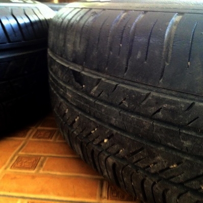 ใส่โตโยต้าได้ ยางDunlop และ Brigstone ปี 10 11 12 ผสมกัน 175 60 15 175 65 15 ยางละคู่ตจวส่งได้ครับ