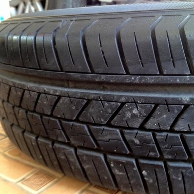 ใส่โตโยต้าได้ ยางDunlop และ Brigstone ปี 10 11 12 ผสมกัน 175 60 15 175 65 15 ยางละคู่ตจวส่งได้ครับ
