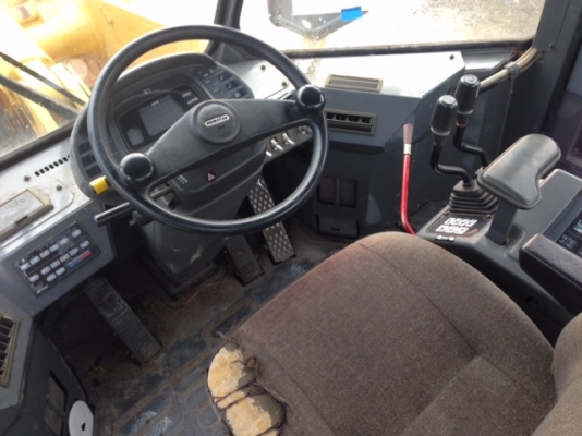 Komatsu WA300-3E เก่าญี่ปุ่น สภาพดีพร้อมใช้งาน โทร.090-986-2521 อ๊อบ