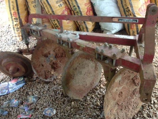 ขายคู่ผาน 3 กับผานตัดหญ้า ของฮุยการเกษตรใช้กับ 30-34 ขายคู่ผาน 3 กับผานตัดหญ้า ของฮุยการเกษตรใช้กับ 30-34