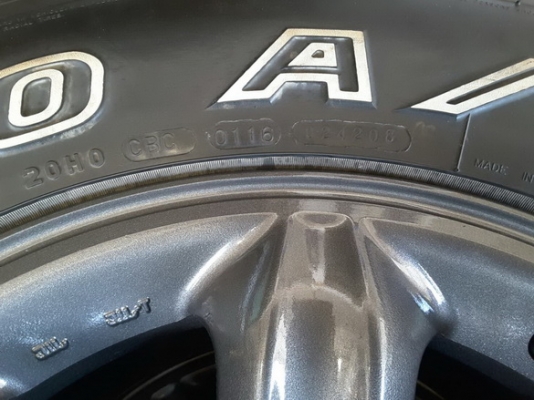 Max เล็บเหยี่ยว + Maxxis AT 265/70/16 ปี16 สวยๆ 1ชุด