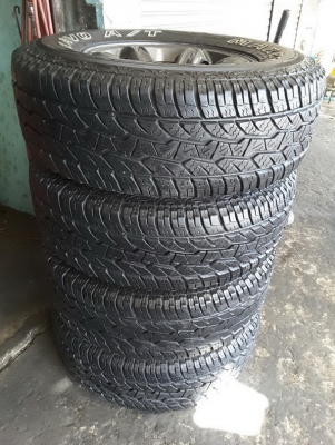 Max เล็บเหยี่ยว + Maxxis AT 265/70/16 ปี16 สวยๆ 1ชุด