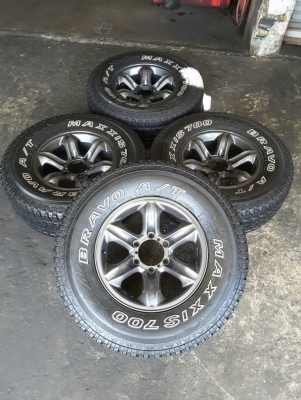 Max เล็บเหยี่ยว + Maxxis AT 265/70/16 ปี16 สวยๆ 1ชุด