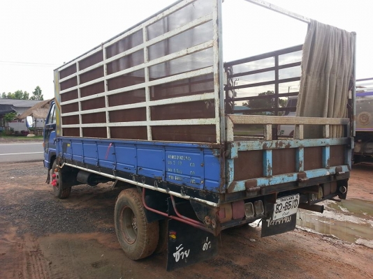 ขายรถ6ล้อ NPR 120แรง รถสวยสภาพดี เอกสารพร้อมโอน ราคา360,000 สนใจโทร 090-8588220คุณนะ 093-3258446คุณบ