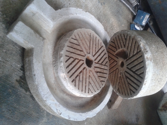 ขายโม่แป้งโบราณราคา2500 ขายโม่แป้งโบราณราคา2500