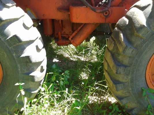 รถ 4 ล้อ คีบไม้.  / พร้อมใช้งาน.    สนใจติดต่อ  081 - 6079515