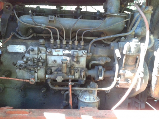 รถ 4 ล้อ คีบไม้.  / พร้อมใช้งาน.    สนใจติดต่อ  081 - 6079515