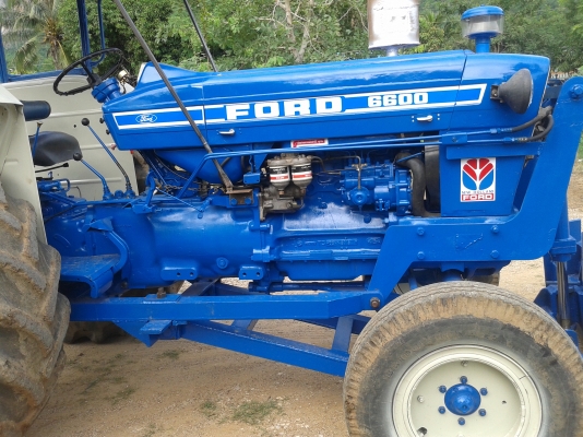 ขายรถไถฟอร์ด รุ่น 7700 ขายรถไถฟอร์ด รุ่น 7700