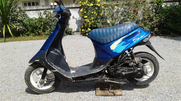 ขาย Dio เครื่องดีสัสันพอใช้ได้รถสตาร์ทติดขี่ใช้งานได้ออกใบซื้อขาย 4900 บาท ขาย Dio เครื่องดีสัสันพอใช้ได้รถสตาร์ทติดขี่ใช้งานได้ออกใบซื้อขาย 4900 บาท