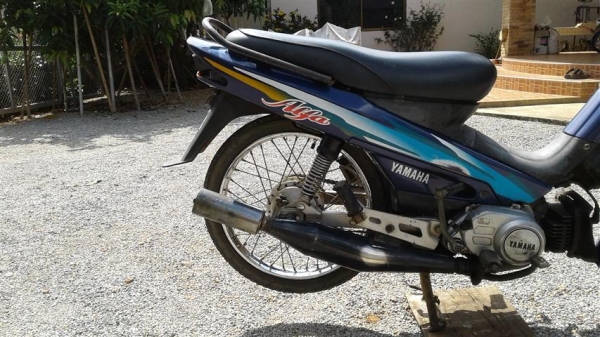 ขายเมทอัลฟ้ามีเล่มพร้อมใบประมูลเครื่องดีสีสันพอใช้ได้รถสตาร์ทติดขี่ได้เหมาะเอาไปเก็บอะไหล่ต่อ ขาย 4900 บาท