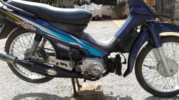 ขายเมทอัลฟ้ามีเล่มพร้อมใบประมูลเครื่องดีสีสันพอใช้ได้รถสตาร์ทติดขี่ได้เหมาะเอาไปเก็บอะไหล่ต่อ ขาย 4900 บาท