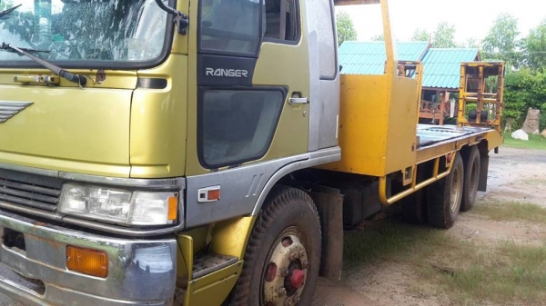 ขายเทรลเลอร์2เพลา เครื่อง185แรง HO7C พาวเวอร์ เบรกจิฟฟี่ มีบันไดไฮดรอลิก เอกสารพร้อมโอน ราคา600,000 สนใจโทร 090-8588220คุณนะ 093-3258446คุณบิว หรือเข้าดูสินค้าอื่นๆได้ที่ www.narong2truck.com หรือ www.truck.in.th/498 หรือเพจFacebook ณรงค์ ซื้อขายรถมือสอง