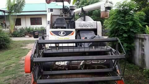 ขายรถเกี่ยวข้าวคูโบต้า DC70G อุ้ม ทำงานน้อย1,395 ชม.ช่วงล่างเดิมสวย เอกสารเล่มทะเบียนครบ พร้อมใช้งาน ขายรถเกี่ยวข้าวคูโบต้า DC70G อุ้ม ทำงานน้อย1,395 ชม.ช่วงล่างเดิมสวย เอกสารเล่มทะเบียนครบ พร้อมใช้งาน