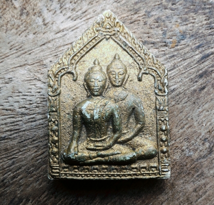 ขุนแผนซ้อนแผน หลวงพ่อสาคร วัดหนองกรับ ศิษย์เอกหลวงปู่ทิม เนื้อผงทาทอง หลังยันต์ฝังตะกรุดและเส้นเกสา