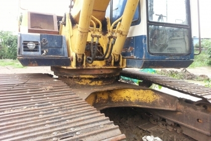 KOMATSU PC 200-5 ซีเรียล69000 คอนโทรนสั้น ตัวเดินจีบ ไฟฟ้าครบ KOMATSU PC 200-5 ซีเรียล69000 คอนโทรนสั้น ตัวเดินจีบ ไฟฟ้าครบ