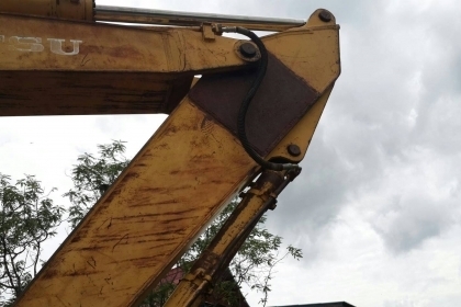 KOMATSU PC 200-5 ซีเรียล69000 คอนโทรนสั้น ตัวเดินจีบ ไฟฟ้าครบ KOMATSU PC 200-5 ซีเรียล69000 คอนโทรนสั้น ตัวเดินจีบ ไฟฟ้าครบ