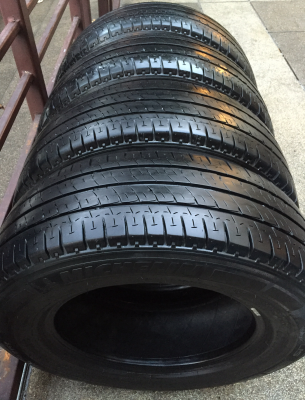 ยาง Michelin 205 70 15 ปลายปี15 ดอกเต็ม ไม่มีปะ ราคาไม่แพง