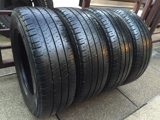 ยาง Michelin 205 70 15 ปลายปี15 ดอกเต็ม ไม่มีปะ ราคาไม่แพง