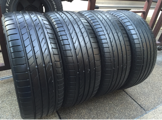 ยาง Dunlop 215 45 18 ปลายปี14 ดอกเต็ม ไม่มีปะ ราคาไม่แพง