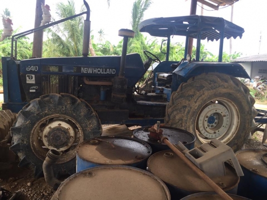 ขายรถ NEWHOLLAND FORD6640 4×4 2เพลาเอหสารเล่มทะเบียน เครื่องเดิม สภาพใช้งานทุกวัน ดันหน้าผาน7 ขายรถ NEWHOLLAND FORD6640 4×4 2เพลาเอหสารเล่มทะเบียน เครื่องเดิม สภาพใช้งานทุกวัน ดันหน้าผาน7