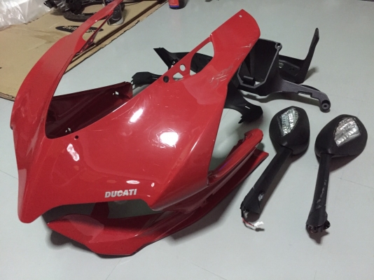 ขายหน้ากากDucati 899 ครบๆทั้งหัว ราคา 15000 บาท เท่านั้นนะครับ