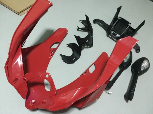 ขายหน้ากากDucati 899 ครบๆทั้งหัว ราคา 15000 บาท เท่านั้นนะครับ