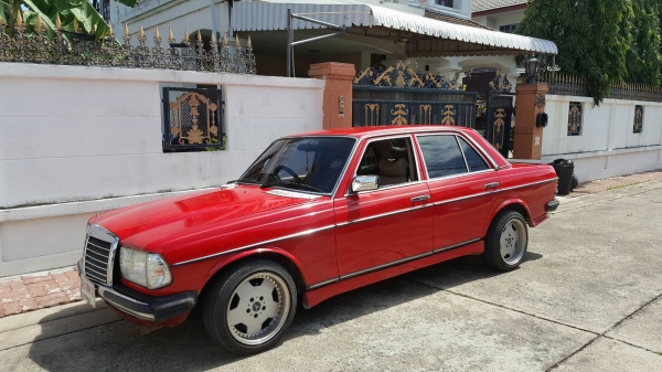 Benz W123 สีแดงเพลิง ชุดแต่ง amg เครื่องยนต์ 1Jz-ge ติดแก็ส Lpg ราคาไม่แพง