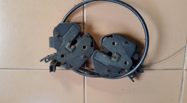 ยางล้ออะไหล่บางเก่านอก // แผงแอร์เก่านอก // สวิตซ์เกียร์ PNP // กลอนฝากระโปรง S60 V70P2 S80