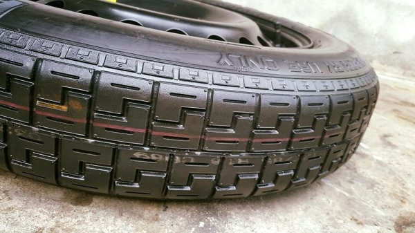 ยางล้ออะไหล่บางเก่านอก // แผงแอร์เก่านอก // สวิตซ์เกียร์ PNP // กลอนฝากระโปรง S60 V70P2 S80