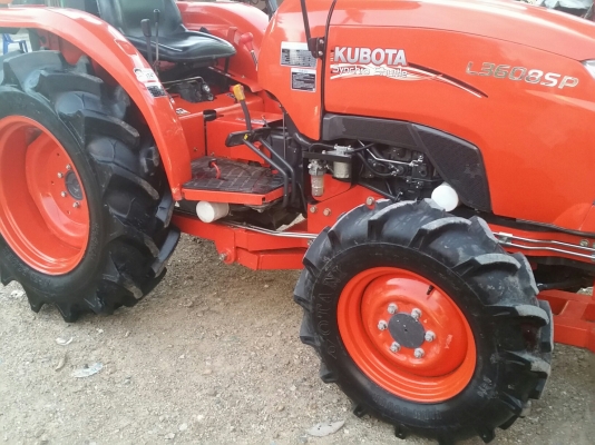ขายรถไถคูโบต้า  KUBOTA   L 3608SP พร้อมชุดใบมีดดันหน้าคานล่าง  ผาน 6X22