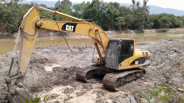 CAT320C ญี่ปุ่น รถสวย..ช่วงล่างเต็ม เอวแน่น 13000ชม. เอกสารเล่มทะเบียน...