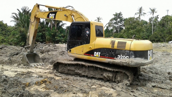 CAT320C ญี่ปุ่น รถสวย..ช่วงล่างเต็ม เอวแน่น 13000ชม. เอกสารเล่มทะเบียน... CAT320C ญี่ปุ่น รถสวย..ช่วงล่างเต็ม เอวแน่น 13000ชม. เอกสารเล่มทะเบียน...