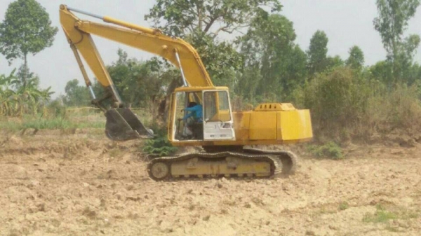 ขายรถแบคโค PC200-5 เครื่องเดิม ปั้มเดิม ช่วงล่างดี เอวแน่น ทำงานเร็ว รถบ้านใช้งานอยู่ สภาพพร้อมใช้งาน ราคา590,000 สนใจโทร 090-8588220คุณนะ 093-3258446คุณบิว หรือเข้าดูสินค้าอื่นๆได้ที่ www.narong2truck.com หรือ www.truck.in.th/498 หรือเพจFacebook ณรงค์ ซื