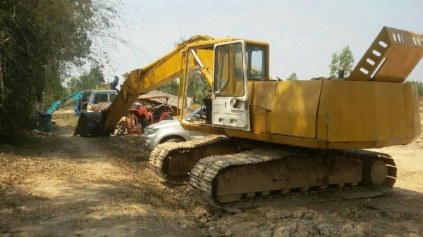 ขายรถแบคโค PC200-5 เครื่องเดิม ปั้มเดิม ช่วงล่างดี เอวแน่น ทำงานเร็ว รถบ้านใช้งานอยู่ สภาพพร้อมใช้งาน ราคา590,000 สนใจโทร 090-8588220คุณนะ 093-3258446คุณบิว หรือเข้าดูสินค้าอื่นๆได้ที่ www.narong2truck.com หรือ www.truck.in.th/498 หรือเพจFacebook ณรงค์ ซื