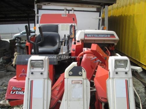 รถเกี่ยวข้าวนั่งขับ MITSUBISHI MC20 รหัสสินค้า 80904348 Tel.086-8150487 Line ID: nihonmono รถเกี่ยวข้าวนั่งขับ MITSUBISHI MC20 รหัสสินค้า 80904348 Tel.086-8150487 Line ID: nihonmono