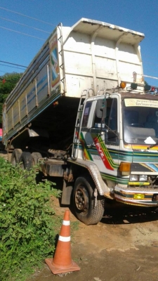 ขายรถดั้ม2เพลา ร็อก195แรง FVZ พาวเวอร์ เบรกจิฟฟี่ ช่วงล่างใหญ่ สภาพพร้อมใช้งาน เอกสารถูกต้อง เล่มทะเบียนพร้อมโอน สนใจโทร 090-8588220คุณนะ 093-3258446คุณบิว หรือเข้าดูสินค้าอื่นๆได้ที่ www.narong2truck.com หรือ www.truck.in.th/498 หรือเพจFacebook ณรงค์ ซื้