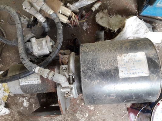 ขายปั้มไฮดรอริกไฟฟ้า 12 V. พร้อมคอลโทลหัวใจ แรงดัน 6 วงจร