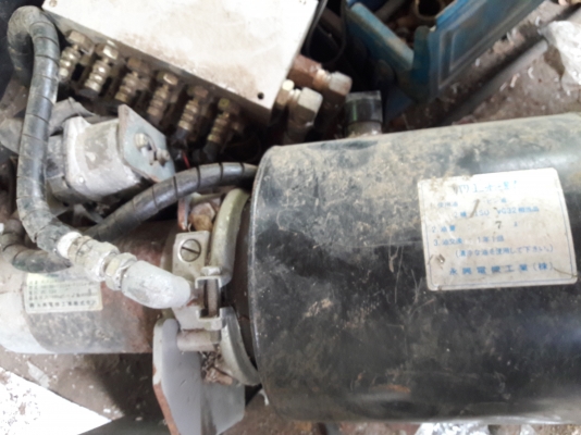 ขายปั้มไฮดรอริกไฟฟ้า 12 V. พร้อมคอลโทลหัวใจ แรงดัน 6 วงจร