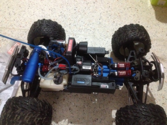 รถบังคับน้ำมัน TRAXXAS REVO 3.3 สภาพ 90 ของได้ทั้งหมดตามรูปไม่ได้เล่นเเล้ว