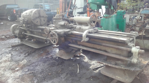 ขายเครื่องกลึงยุโรป11ฟุต3เพลาพรัอมใช้สุดประหยัดครับ